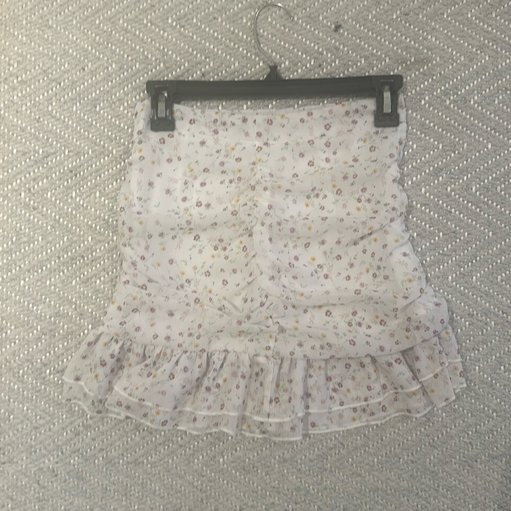 LA HEARTS FLORAL WHITE SKIRT